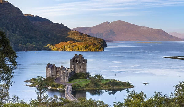 Photo Mug of Eilean Donan Castle on Loch Duich, Dornie, Scotland